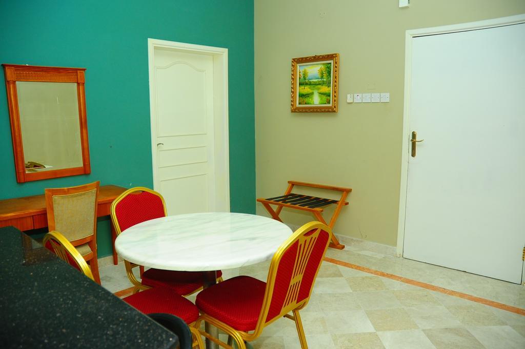 Al Faisal Hotel Suites Sur Camera foto