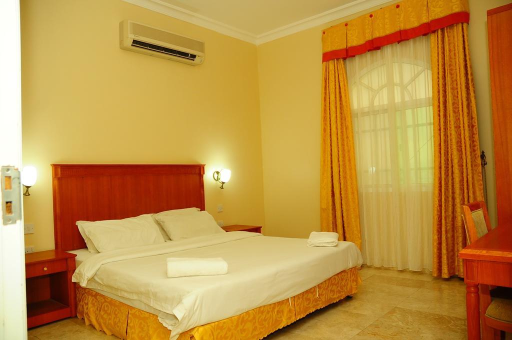 Al Faisal Hotel Suites Sur Camera foto